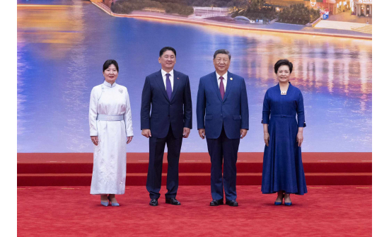 Монгол Улсын Ерөнхийлөгч У.Хүрэлсүхийг БНХАУ-ын дарга Ши Жиньпин угтлаа